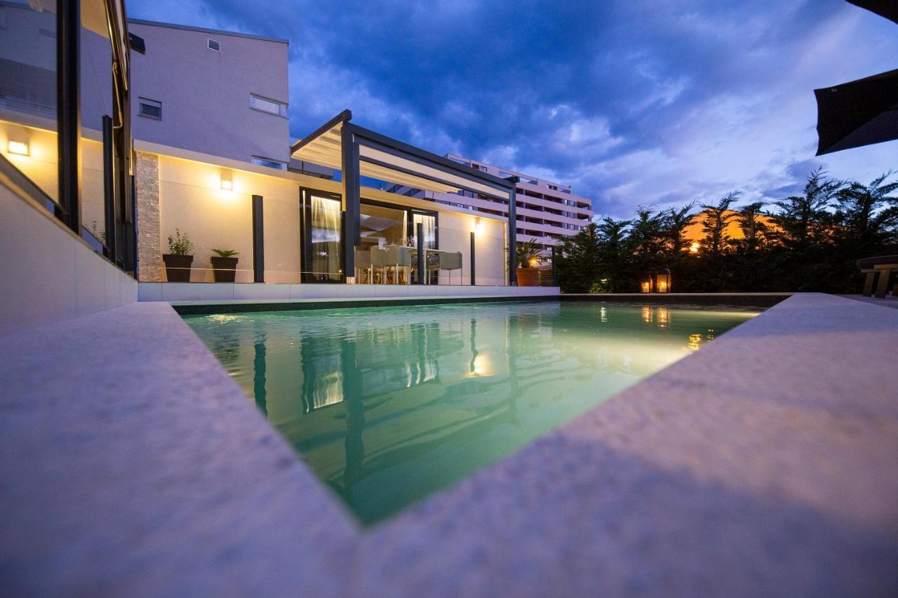 First Apartment Zadar Exterior photo