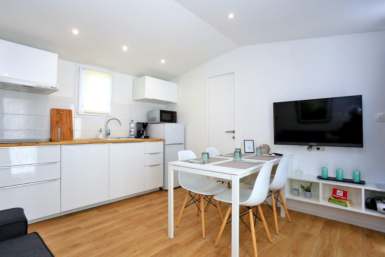 First Apartment Zadar Exterior photo