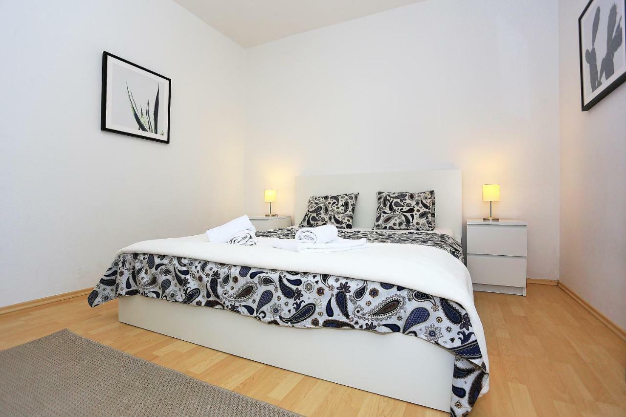 First Apartment Zadar Exterior photo